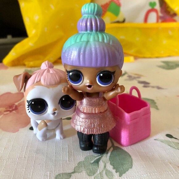 LOL Surprise Doll Glitter Hair Pastel Bun with Pet Dog and Pink Purse Set - Picture 1 of 4